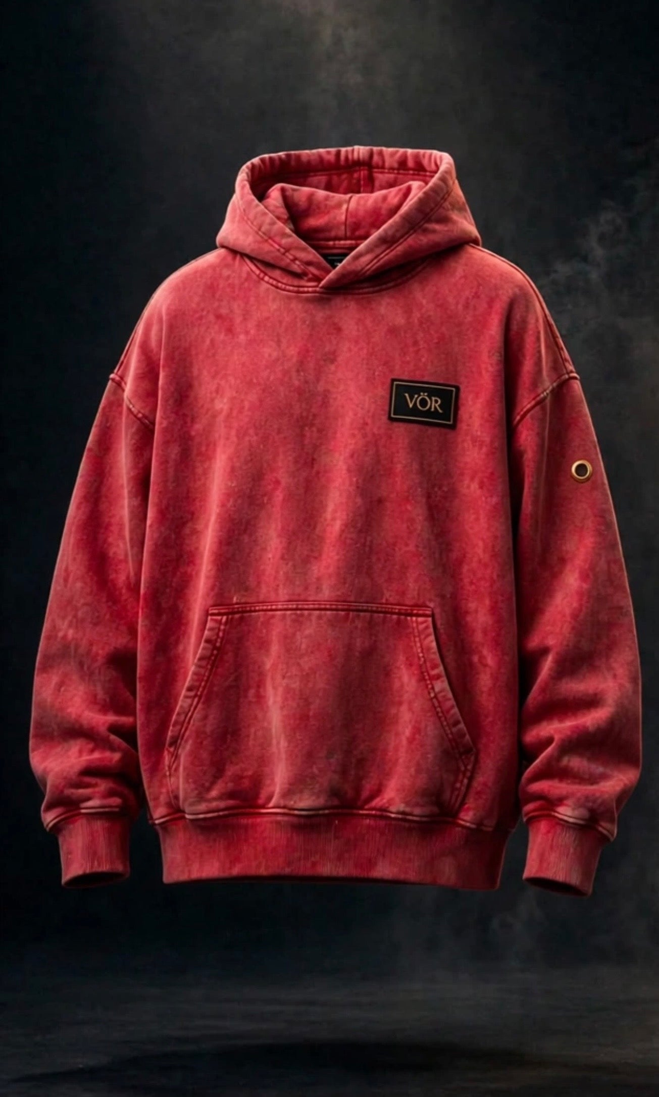 VÖR RED OVERSIZED
Washed Red. Premium Comfort. Signature Details.