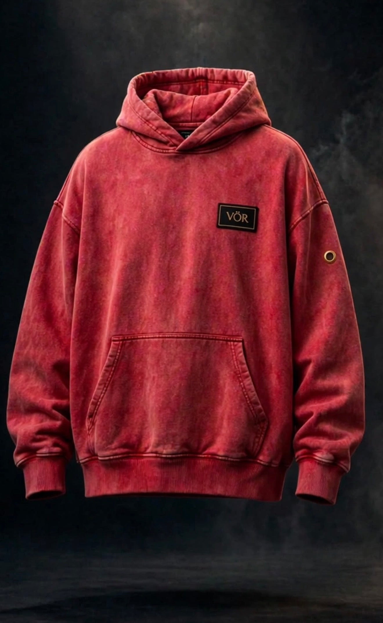 VÖR RED OVERSIZED
Washed Red. Premium Comfort. Signature Details.