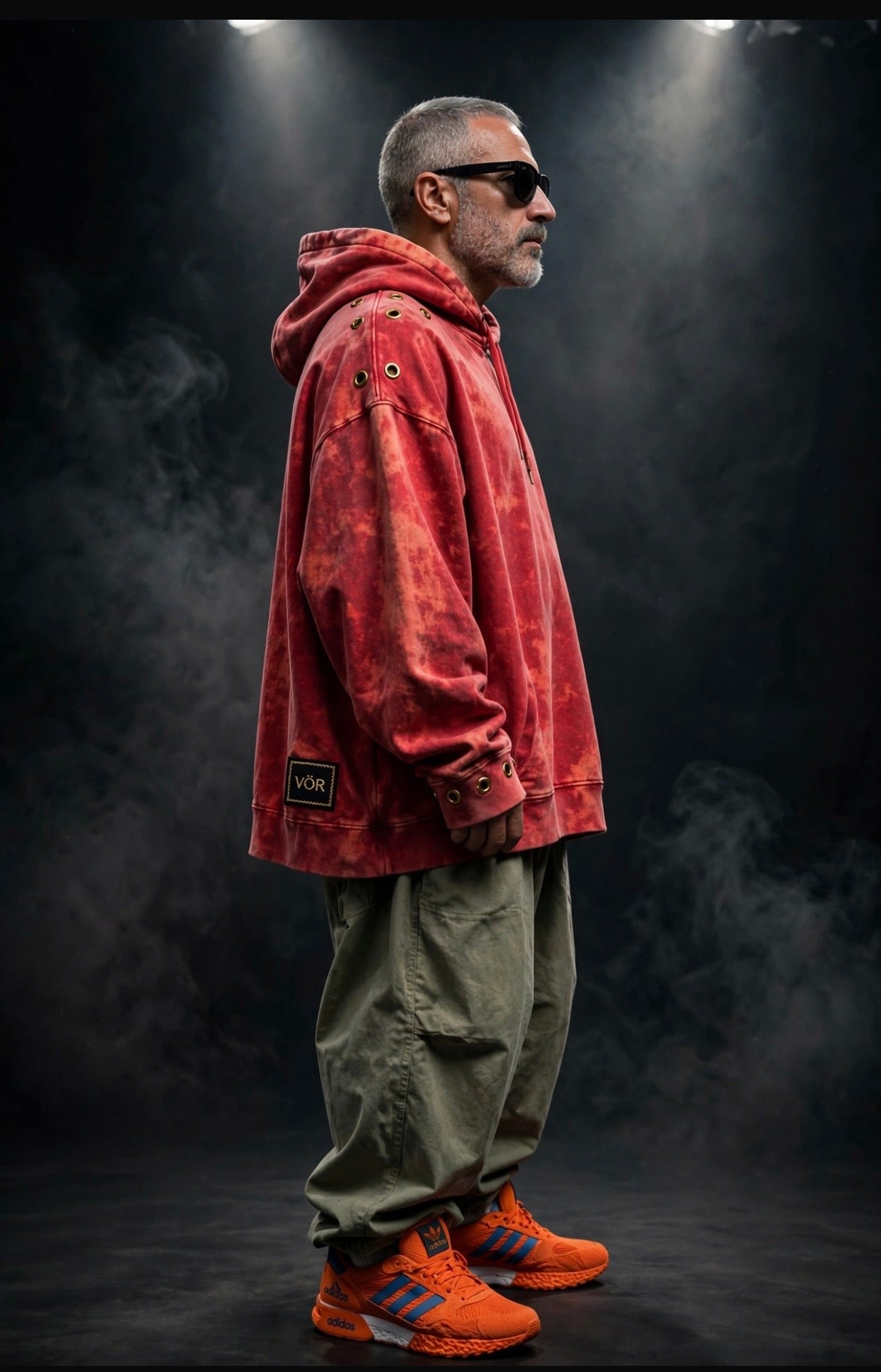 VÖR RED OVERSIZED. SKATE
Washed Red. Premium Comfort. Signature Details.