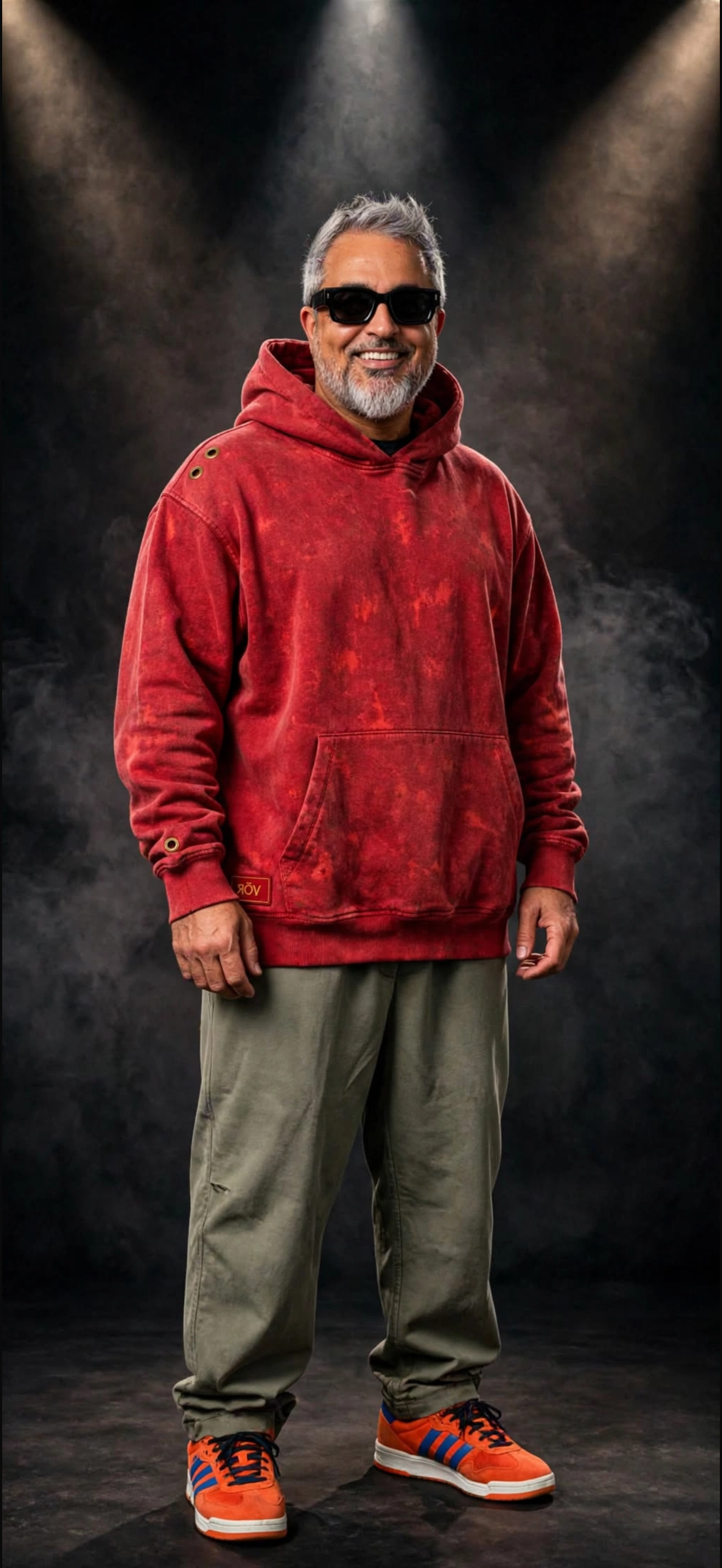 VÖR RED OVERSIZED
Washed Red. Premium Comfort. Signature Details.