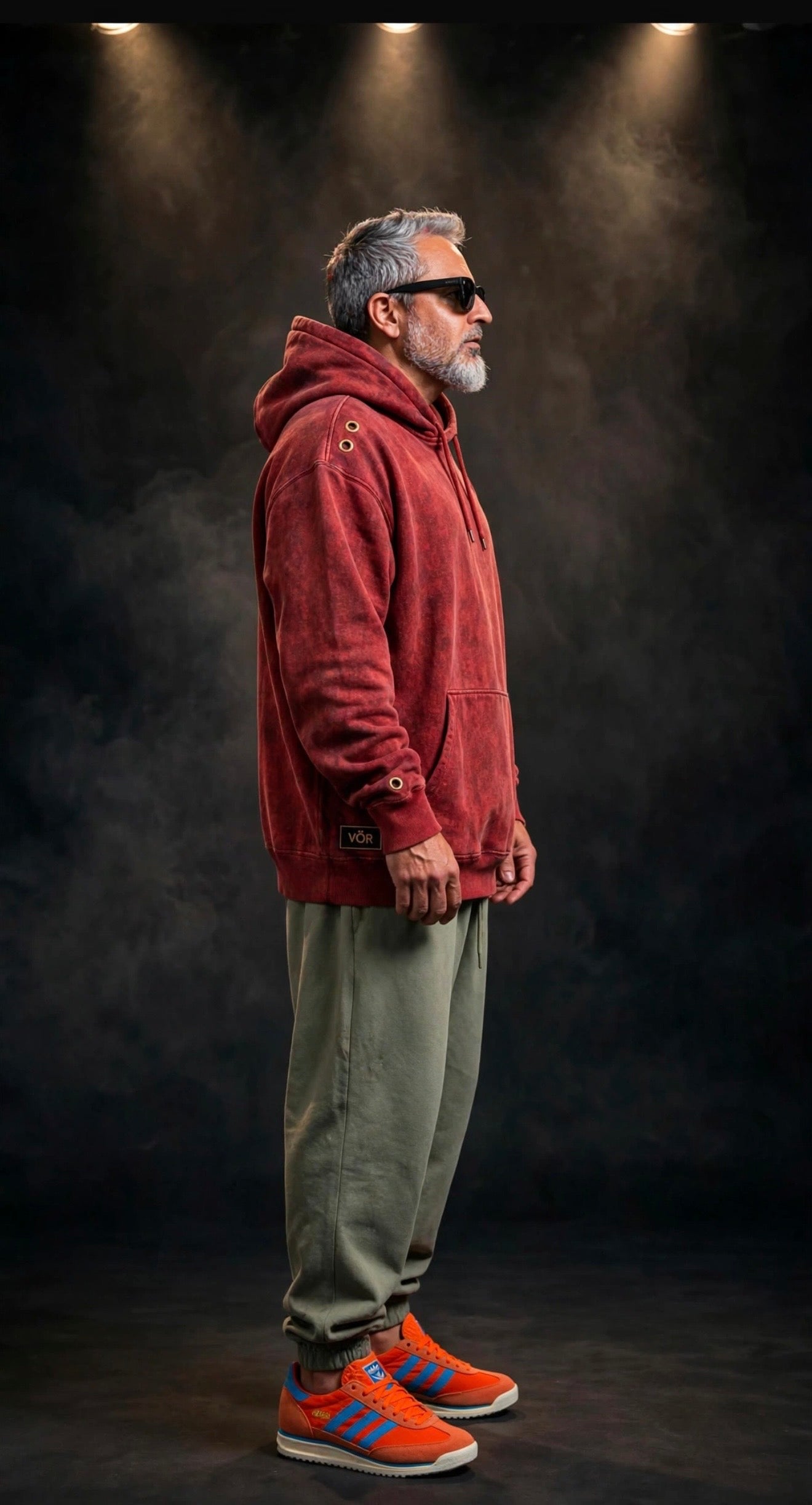 VÖR RED OVERSIZED
Washed Red. Premium Comfort. Signature Details.