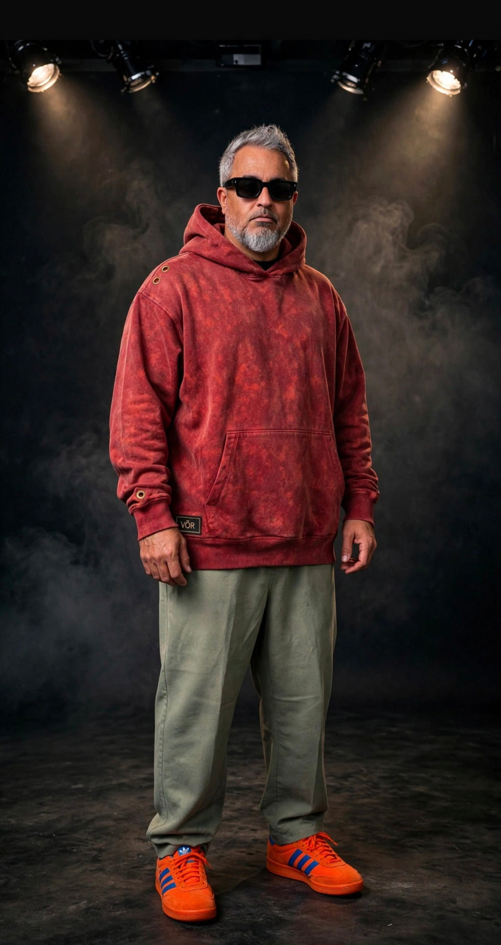 VÖR RED OVERSIZED
Washed Red. Premium Comfort. Signature Details.