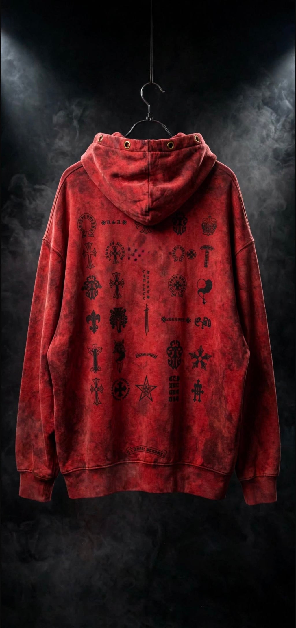 VÖR RED OVERSIZED
Washed Red. Premium Comfort. Signature Details.